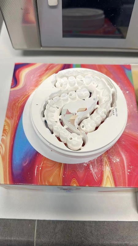 Yucera Hot Sell Dental Medical 4D Pro Zirconia Discs CAD/CAM Dentmill Zirconia Ceramic Block/All Types of Dental Zirconia Blocks