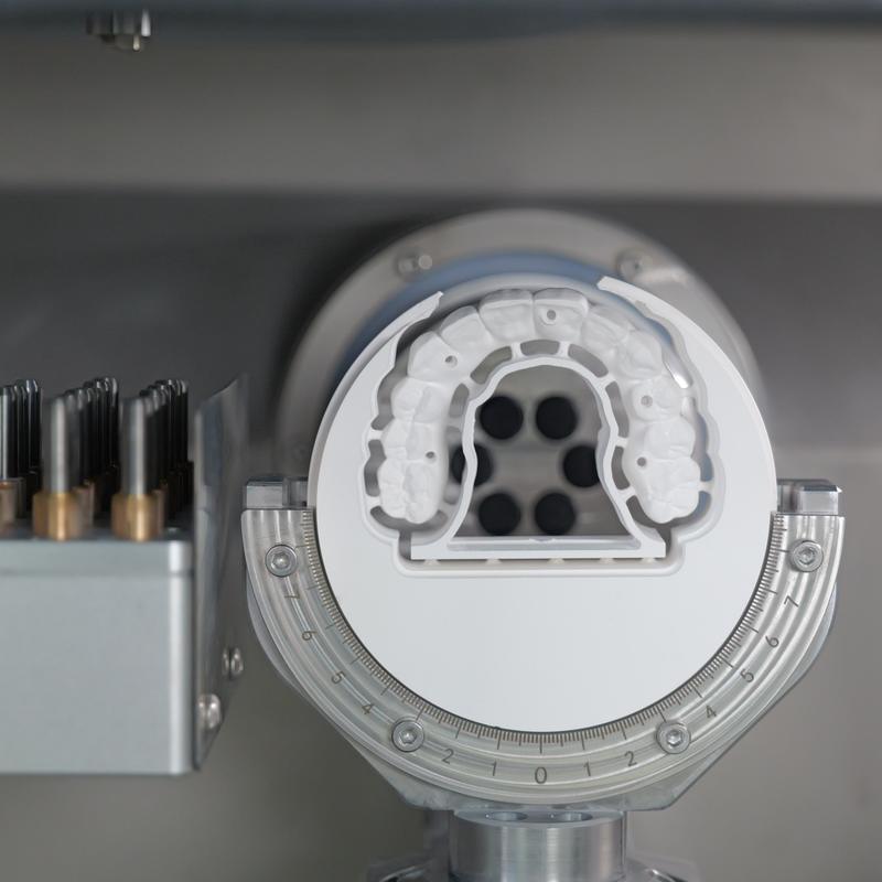 Yucera High-Speed Processing Machine with Low Noise Operation for Comfortable Lab Environment Cadcam Dental Machine