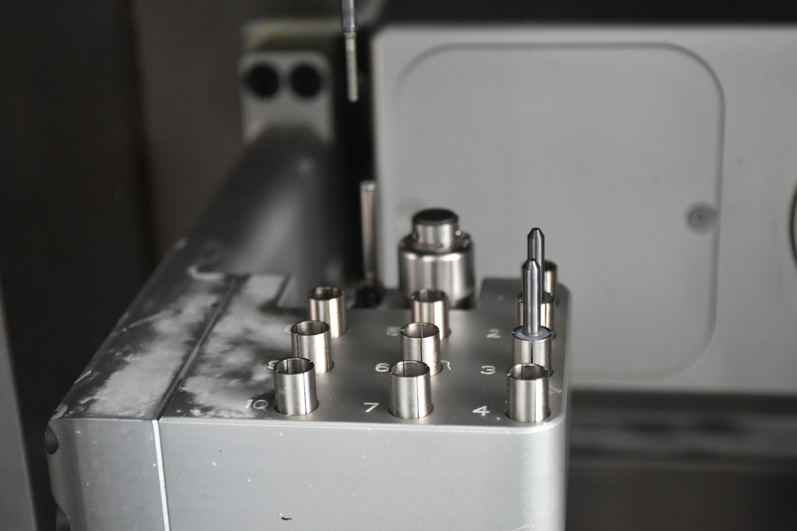 Yucera YRC-6X Quality Assurance Original Imported Dental CAD/CAM Equipment - Excellent Quality and Trustworthy