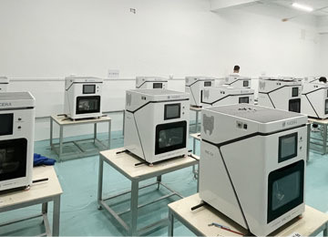 Yucera Yeni Çıkan Evrensel Cam Kuru Laboratuvar Ekipmanı 5 Eksenli Zirkonya Ekipmanları Diş Freze Makinesi