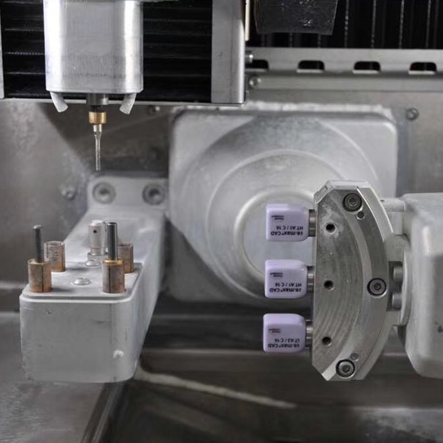 CAD CAM Diş Hekimliği Malzemeleri ve Ekipmanları Üreticisi YUCERA Diş Laboratuvarı Freze Makinesi