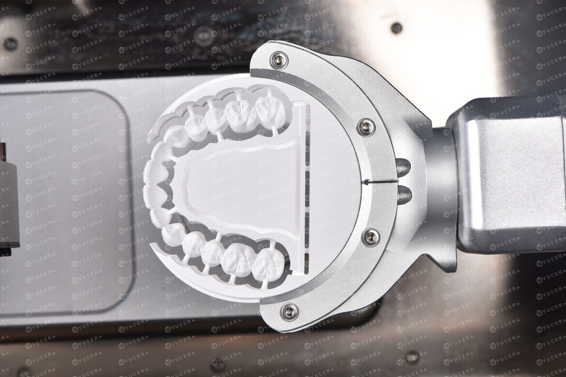 YRC-5X - 5 Eksen YUCERA Sıcak CADCAM Diş Zirkonyum Cad Cam Diş Freze Makinesi ve Diş Laboratuvarı Diş Freze Makinesi