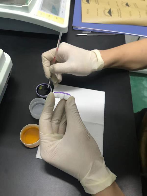 Çözümler Yucera 18 Renkli Seramik Zirkonya Boyama Kiti Diş Laboratuvarı Kreasyonları için Doğal Parlaklık